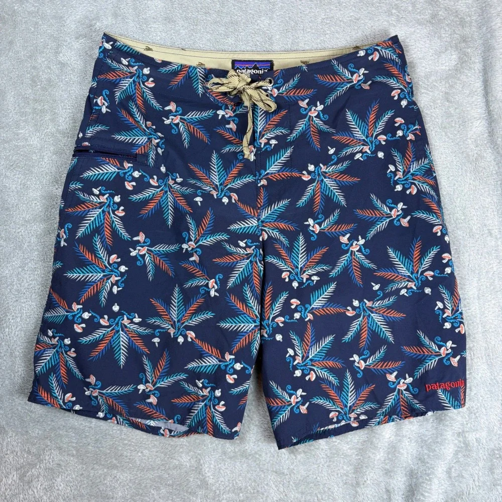 Patagonia Shorts Mens 30 Scallop Hem Board Shorts Tropical‎ Palm Mushroom Navy